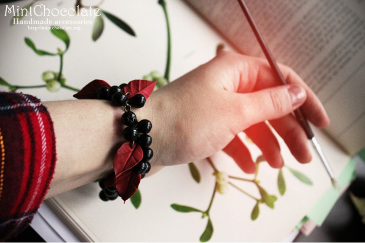 Black rowanberry bracelet