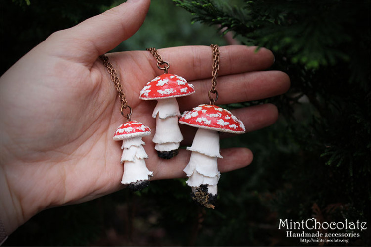 Red mushroom pendant